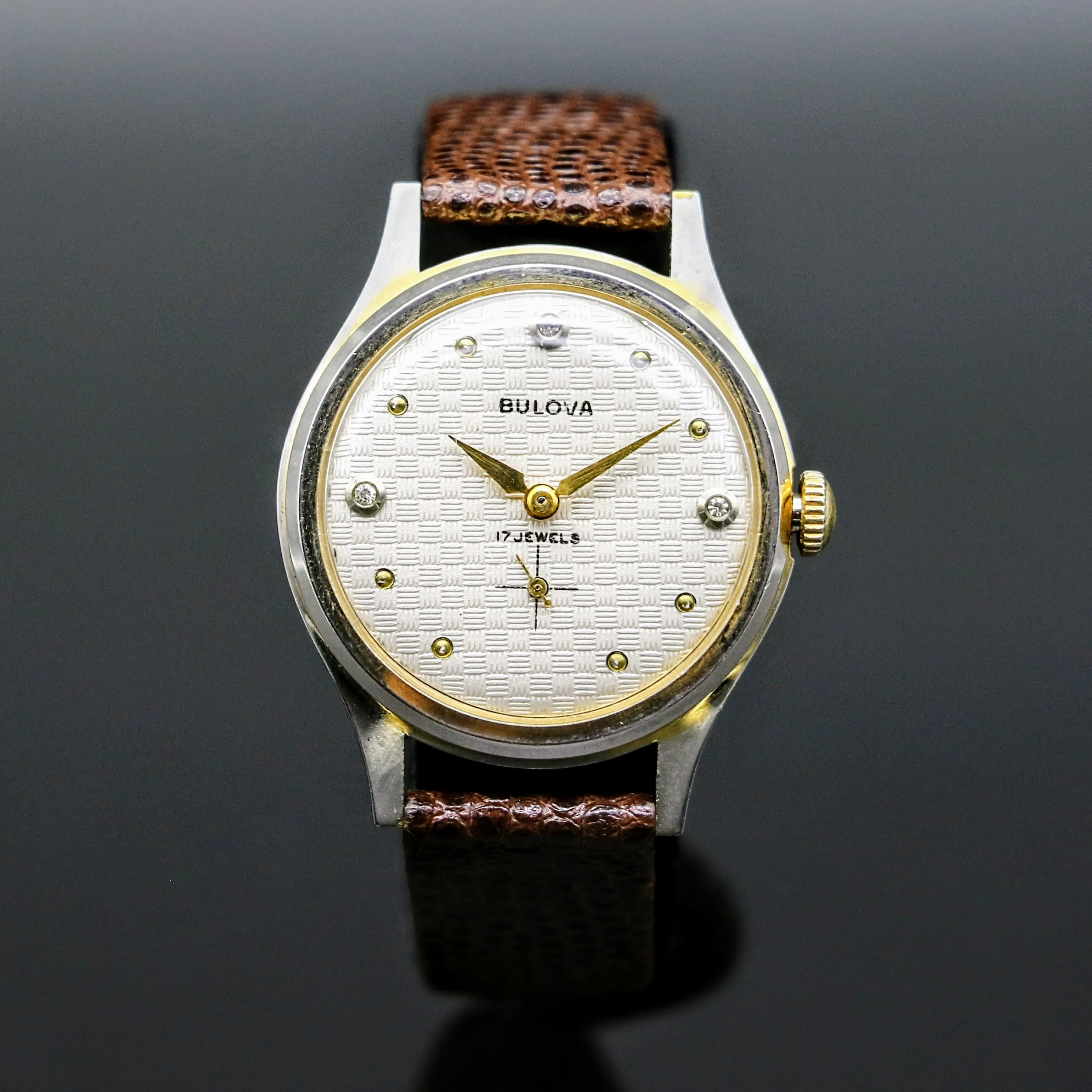 1951 BULOVA Watch Cal. 8AD 17 Jewels Swiss Diamond Dial Vintage Wristwatch