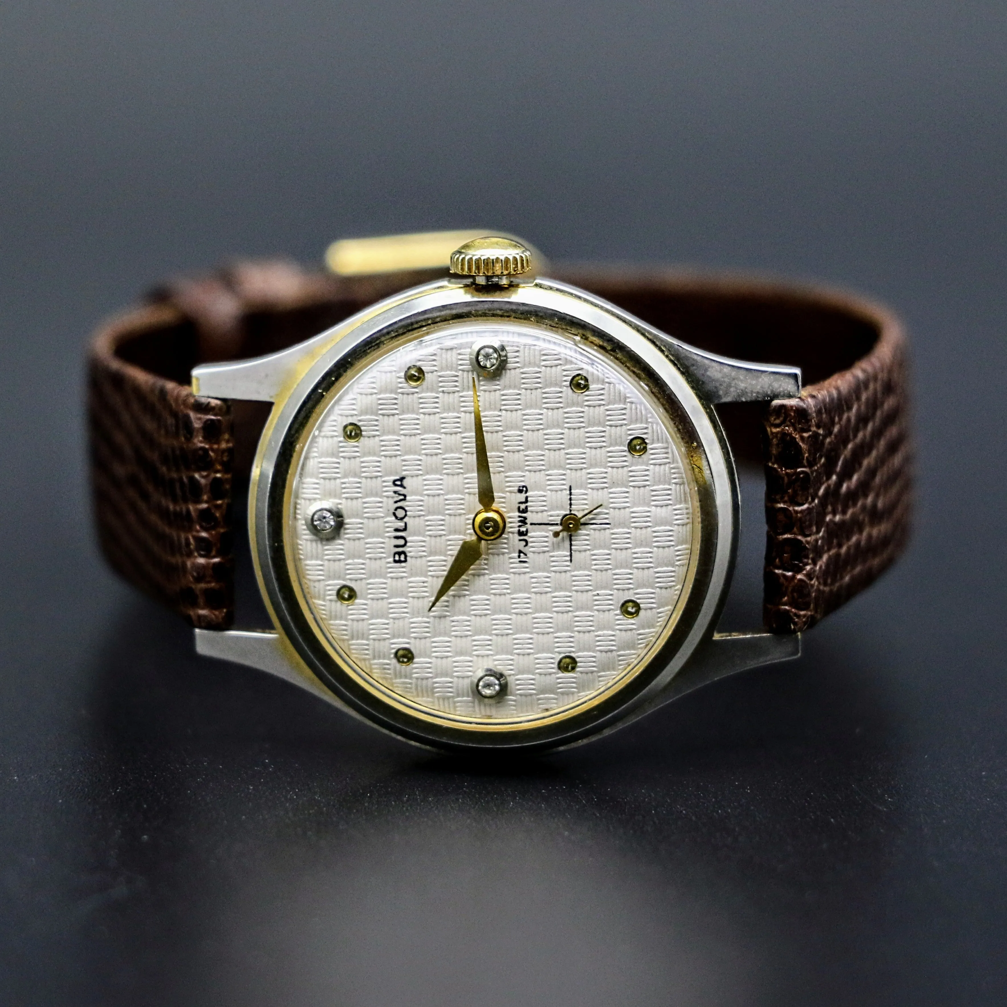 1951 BULOVA Watch Cal. 8AD 17 Jewels Swiss Diamond Dial Vintage Wristwatch