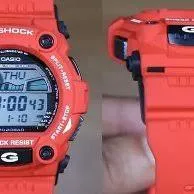 7900 Series Watch - Red