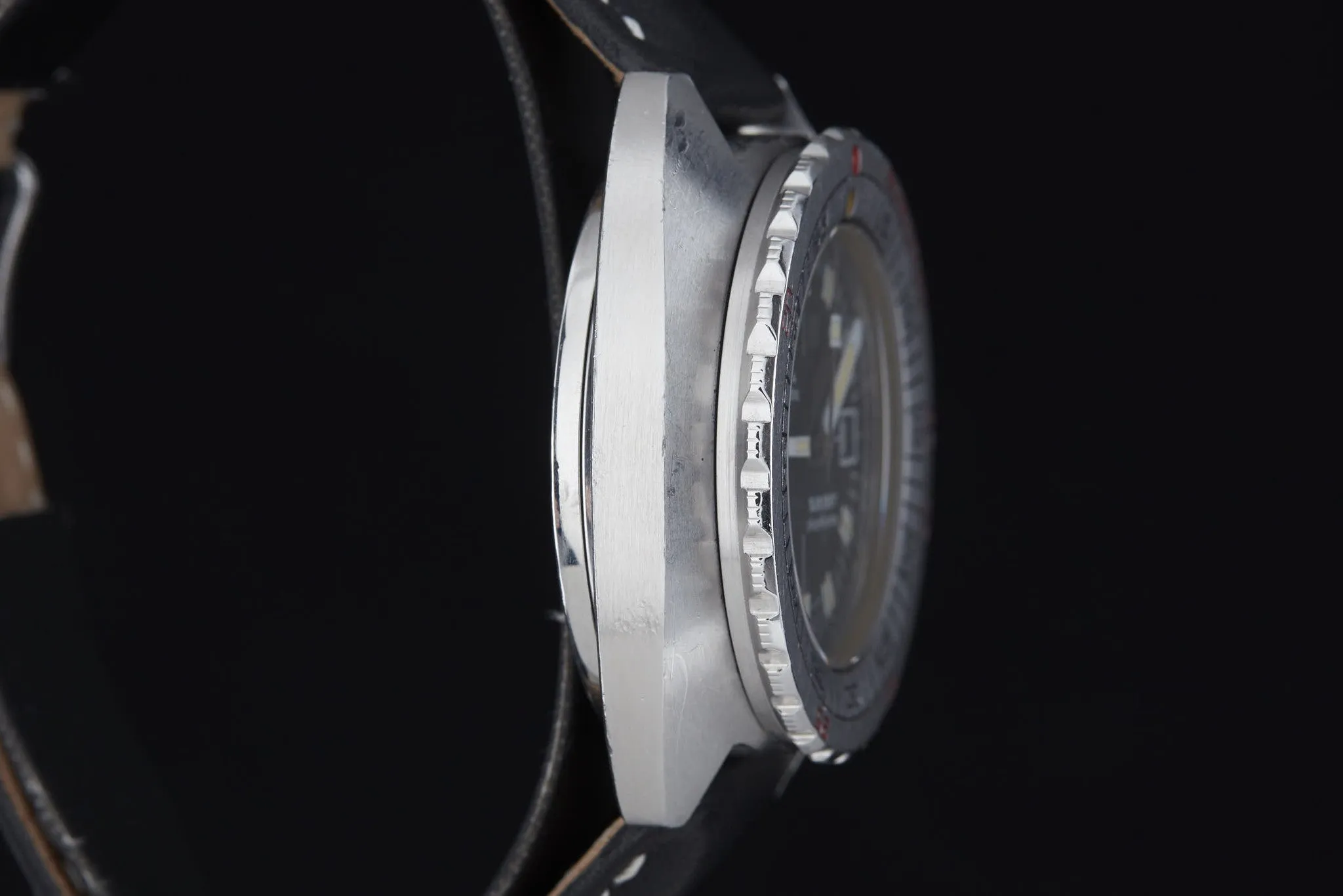 DOXA Sub 300T Shark Hunter