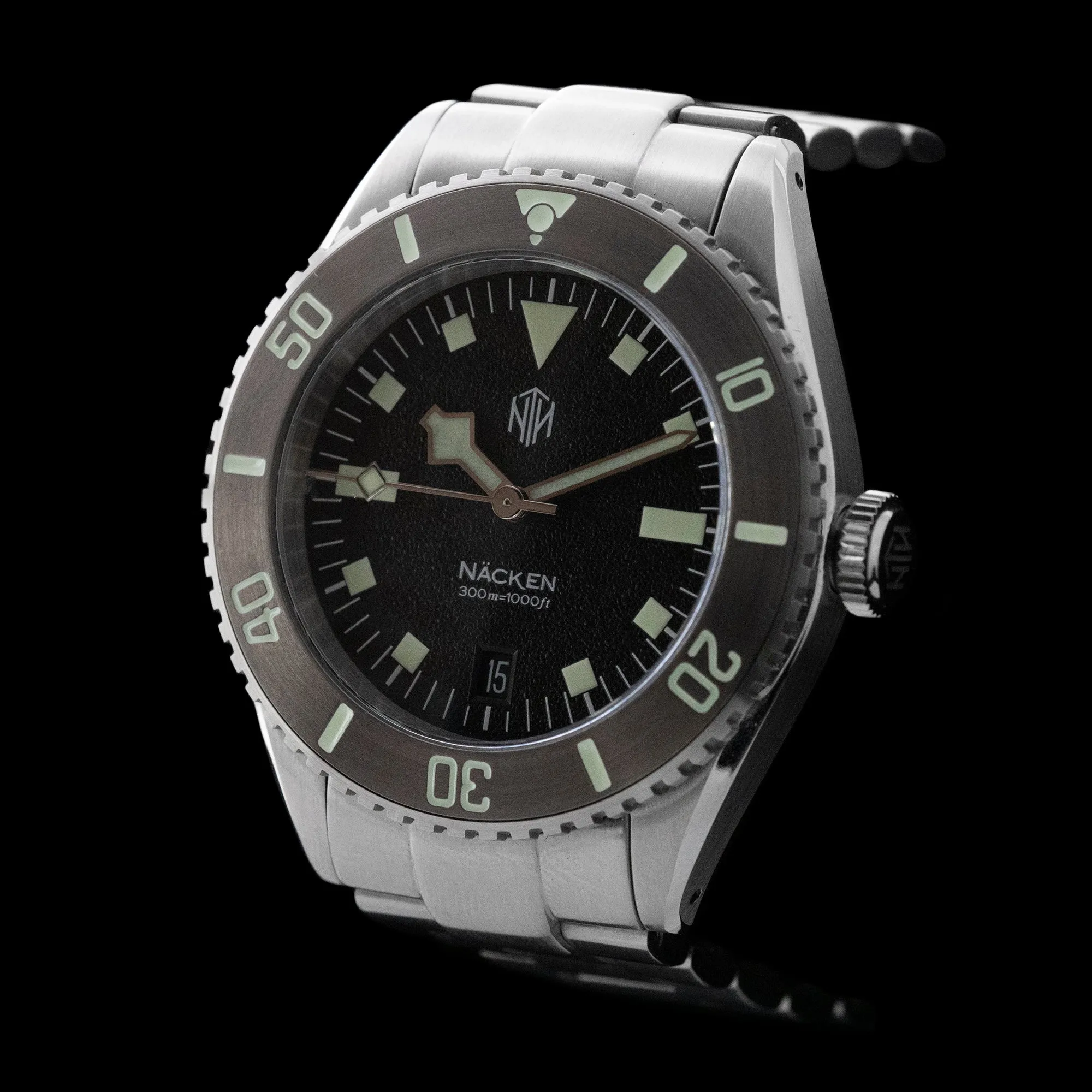 NTH - Nacken Date ‘Steel Bezel’