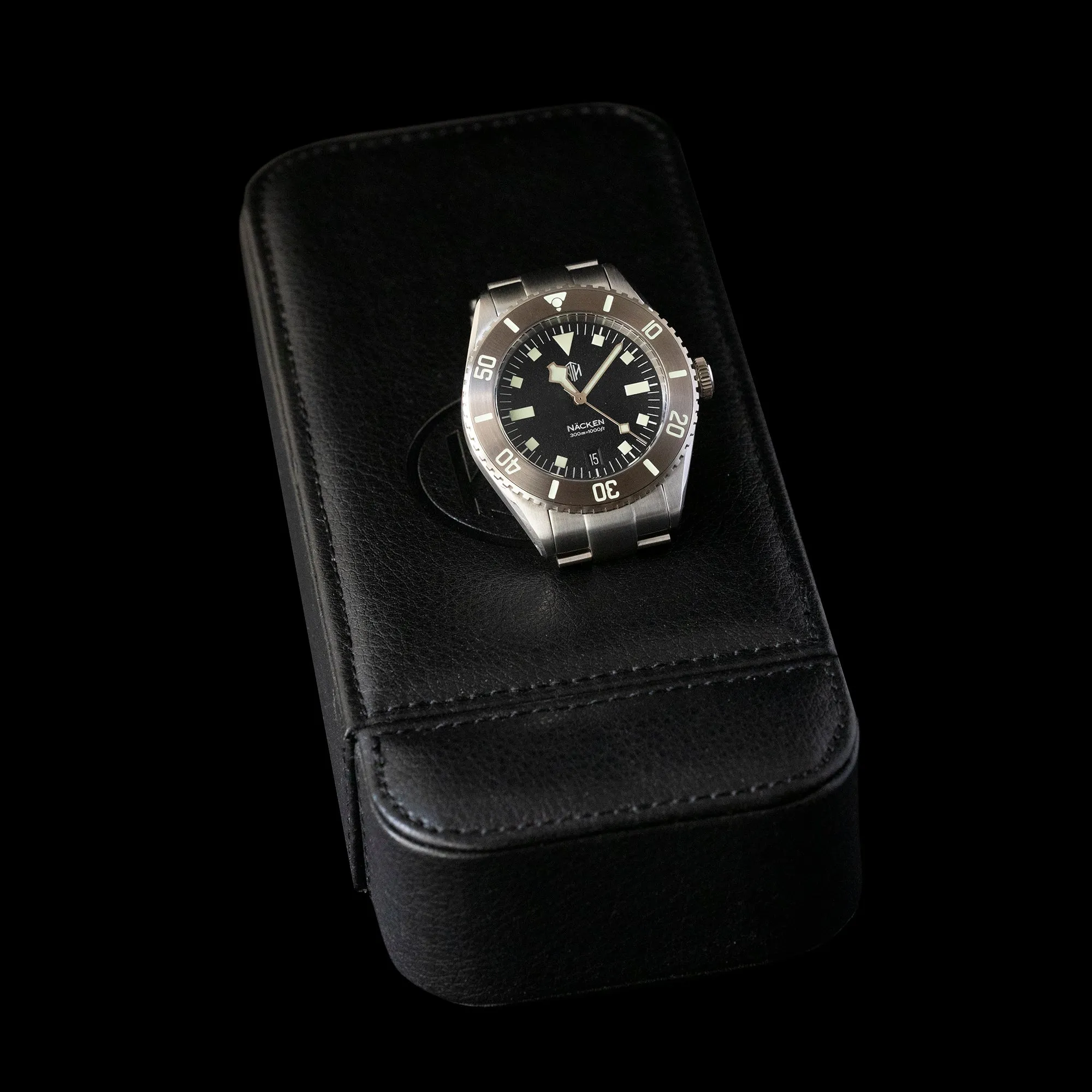 NTH - Nacken Date ‘Steel Bezel’