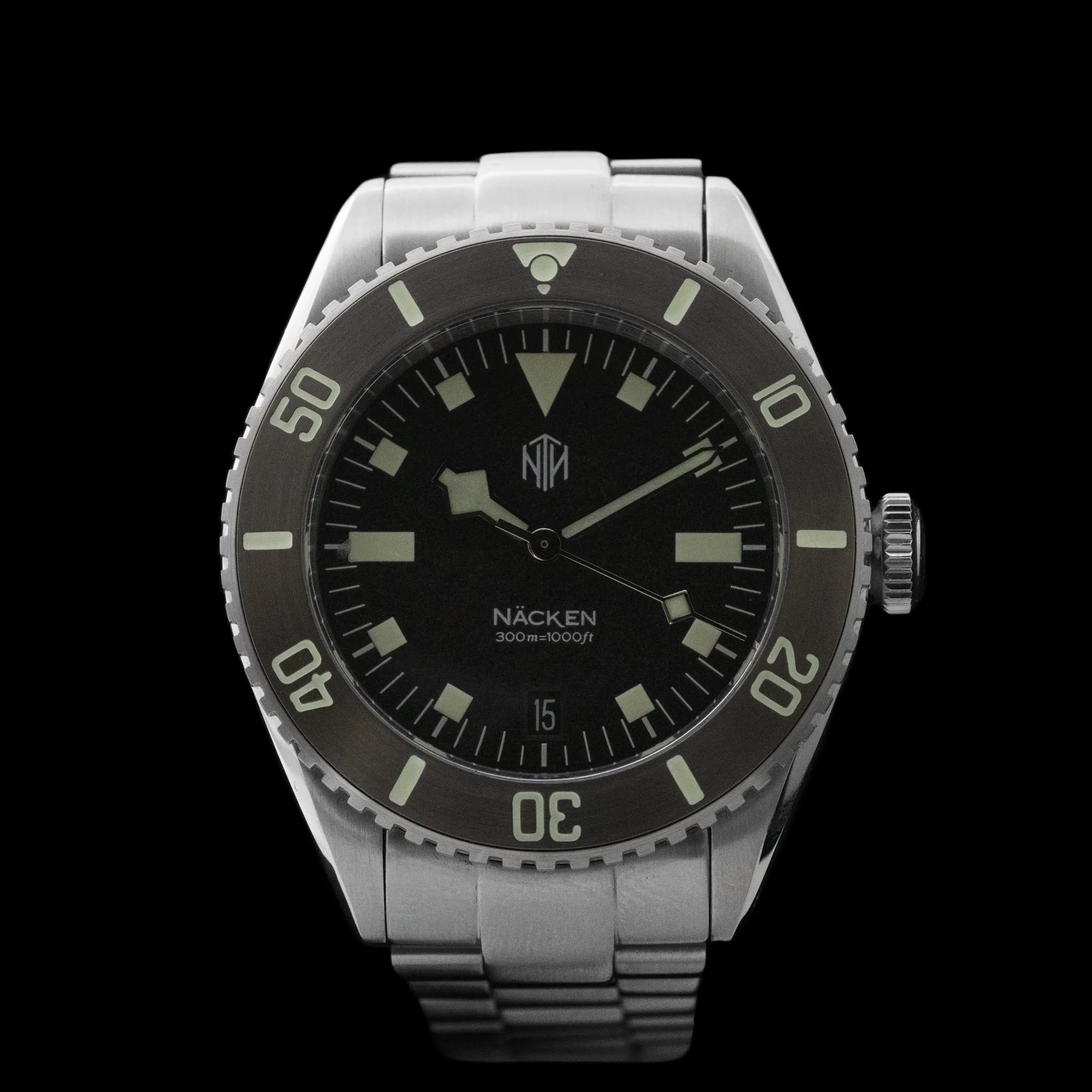 NTH - Nacken Date ‘Steel Bezel’