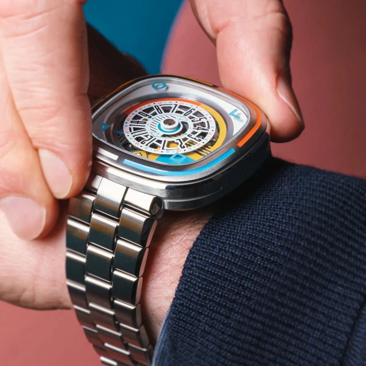 SEVENFRIDAY T1/08 "BAUHAUS"