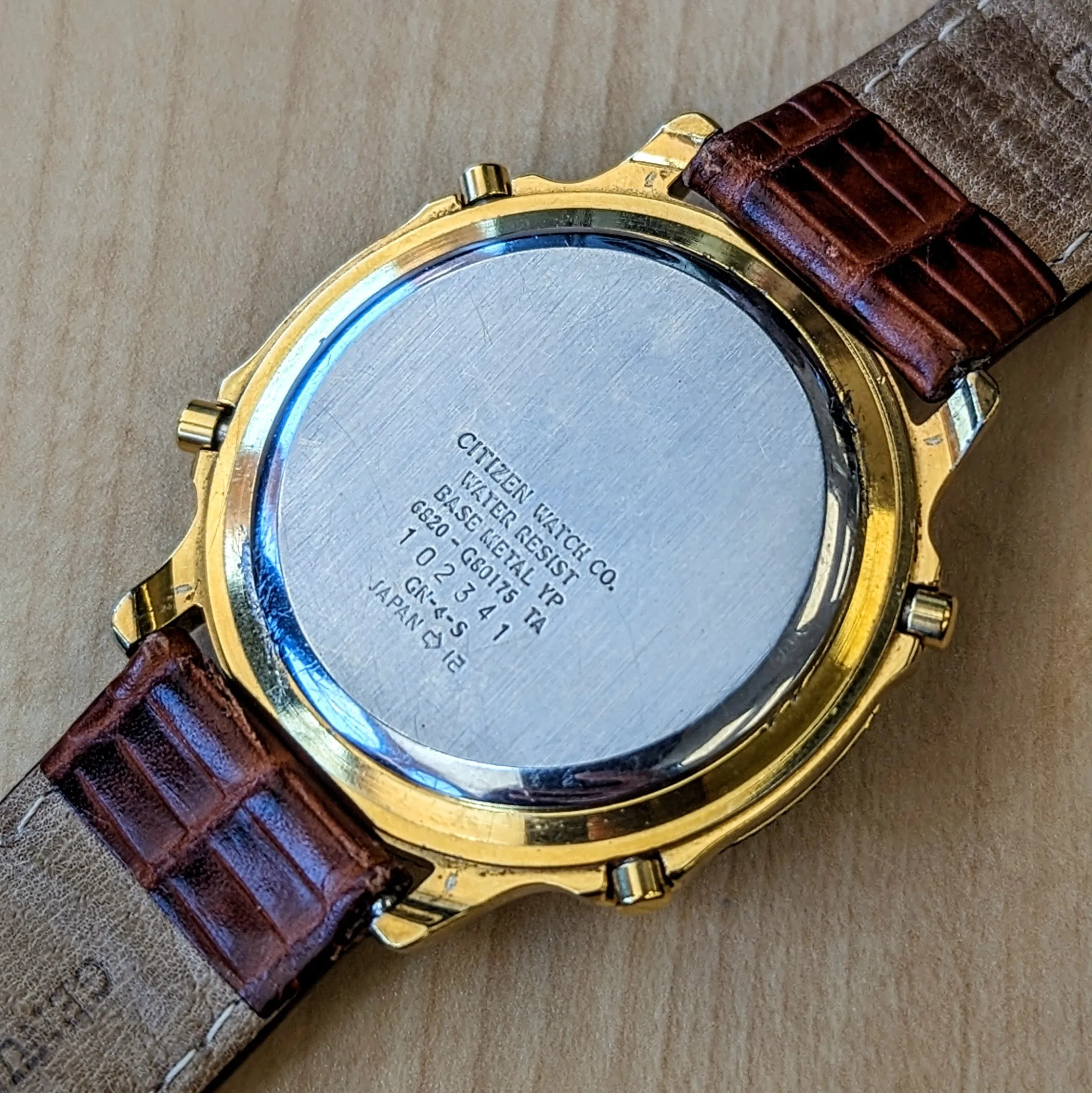 Vintage CITIZEN Quartz Watch 100M WR Alarm Calendar Wristwatch Ref. 6820-G80175