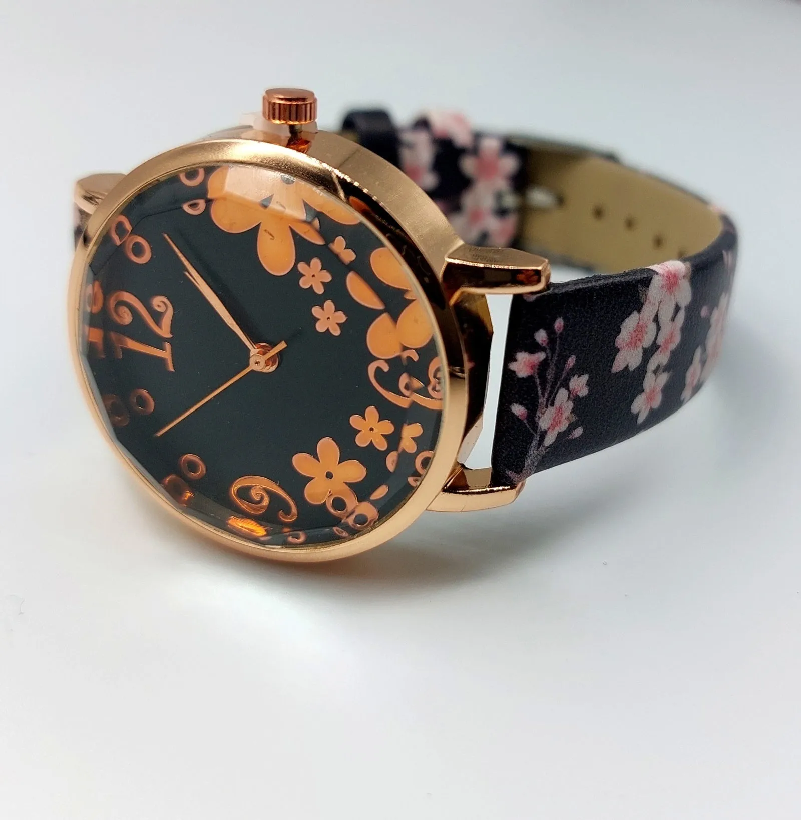 W3828 - Floral Leather Strap Fashion Watch